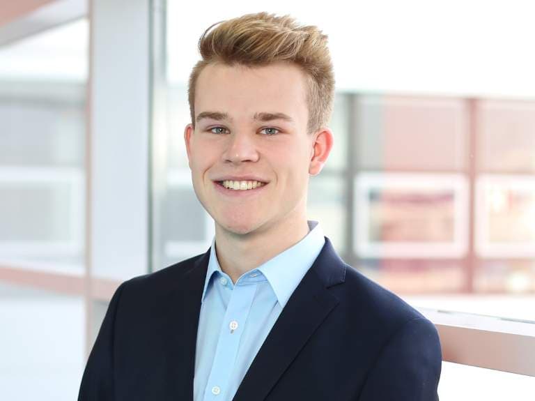 Lukas, Dualer Student mit Schwerpunkt BWL-Marketing Management